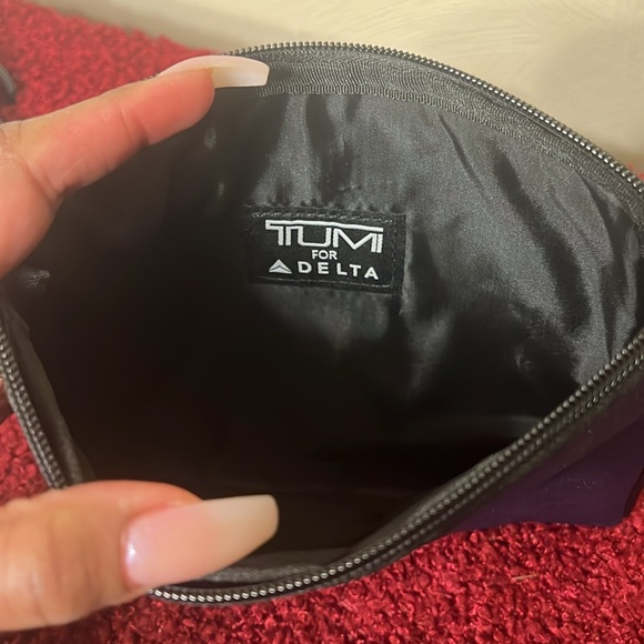 TUMI Bundle of 2 (1st Class Amenity Bags) Gray & Purple - Picture 9 of 13